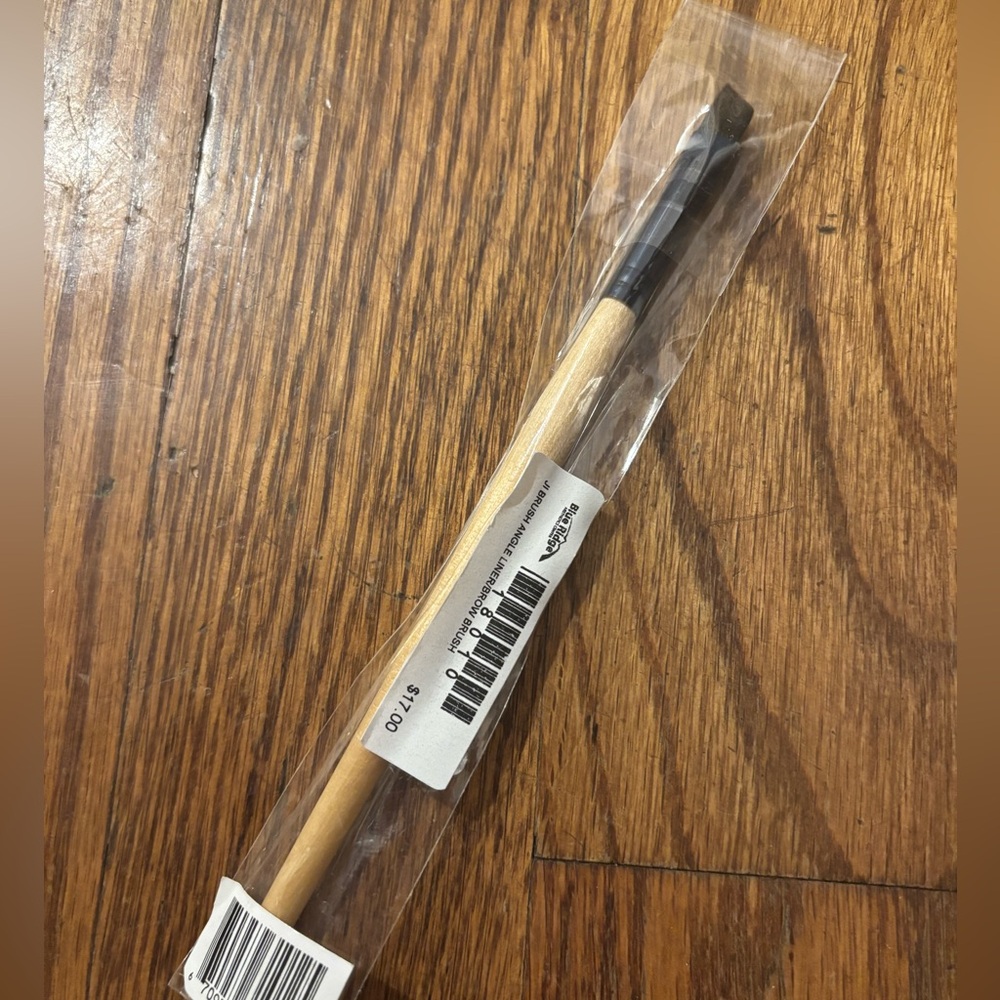 Angle liner/brow brush - Picture 3 of 4